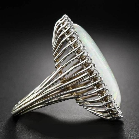 Elegant Opal and Diamond Women's Ring - Picture 6 of 8